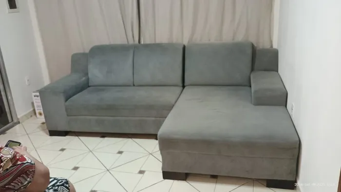 Sofá de três lugares com Chase fixa