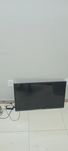 Televisão pra retirada de peças