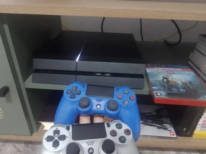 Ps4 - dois controles