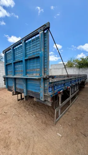 Carroceria trucada carga seca 8,60 metros
