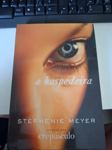 Livro A Hospedeira