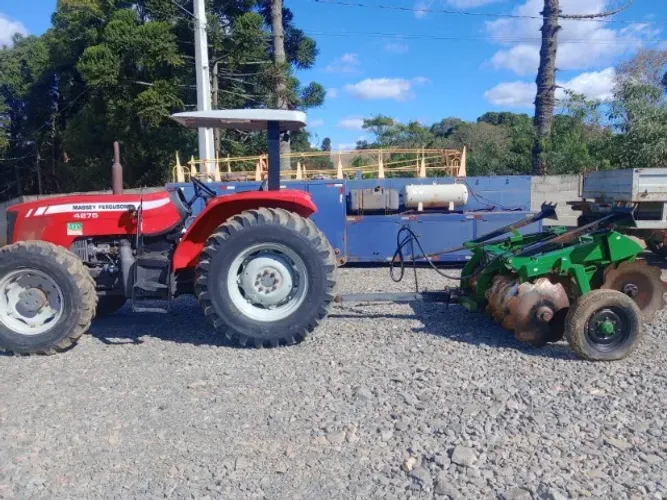 Vende-se Trator Massey Ferguson 4275