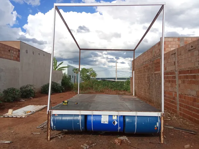 batelão reformado novinho estado de zero bem conservado entrego  cubeto com banco e apoio 