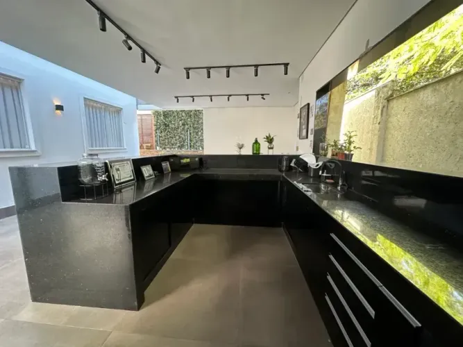 Casa de Condomínio com 3 Quartos à venda, 381m² - Garças