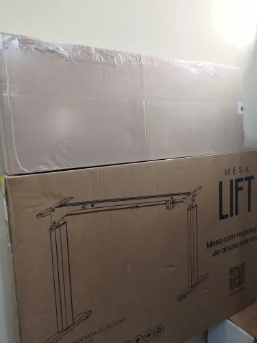 Mesa com regulagem de altura elétrica ergonomia e produtividade