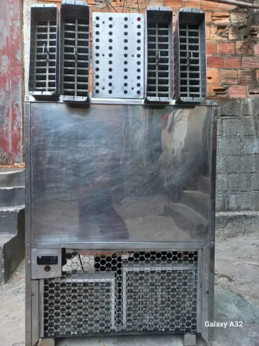 Vende-se máquina de picolé 