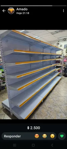 Gôndolas centrais com 1 inicial e 3 continuações e bem estruturada e ótimo para seu comer