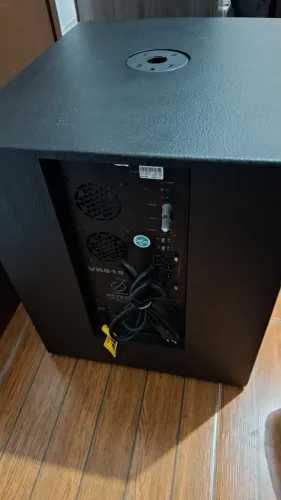 Vendo caixa ativa sub attack Vrs1510a 1000w rms
