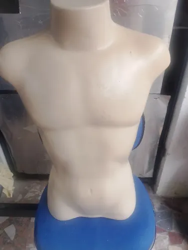 4 Manequins