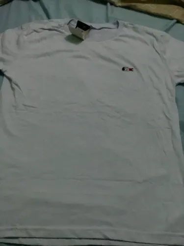 Vendo essas 4 camisa nova nunca usada