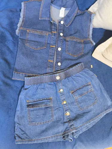 Short e colete alphabeto conjunto
