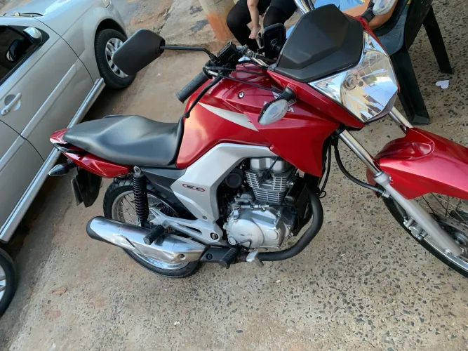 Titan 150, ano 2014/2015 , uma moto para pessoas exigentes.
