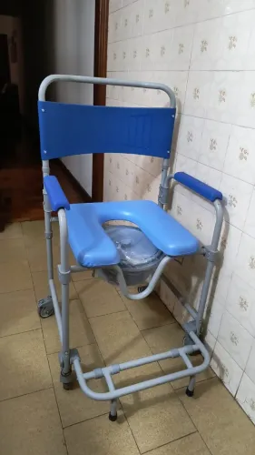 Cadeira de Rodas para Banho