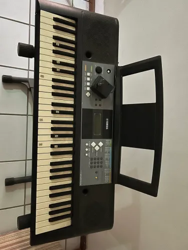Teclado yamaha E233