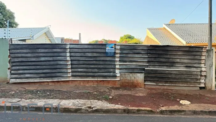 Terreno a venda no bairro Conjunto Residencial Governador Parigot de Souza - Maringá/PR