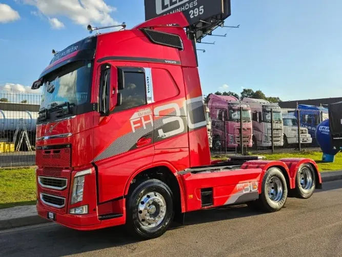 FH 460 6x2 Globetrotter Teto Alto Automático Ano 21 Euro 5 Rodas de alumínio interna nova