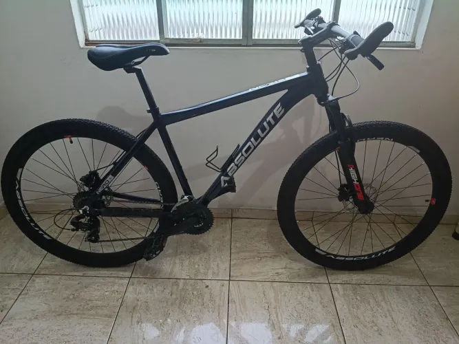 Vendo bicicleta Absolut de 21 marchas