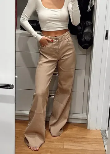 Calça de cotelê bege