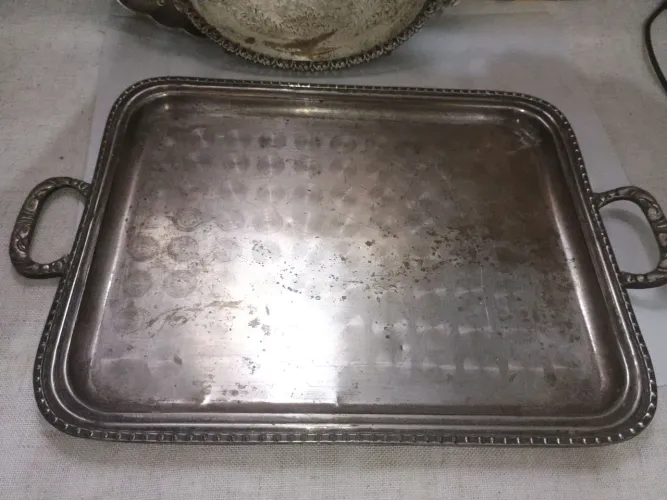Bandeja Antiga Retangular em Metal Espessurado a Prata (Com Alças) - No Estado