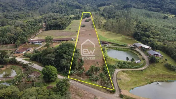 Chácara com Área Total de 36.304m² em Schroeder, SC