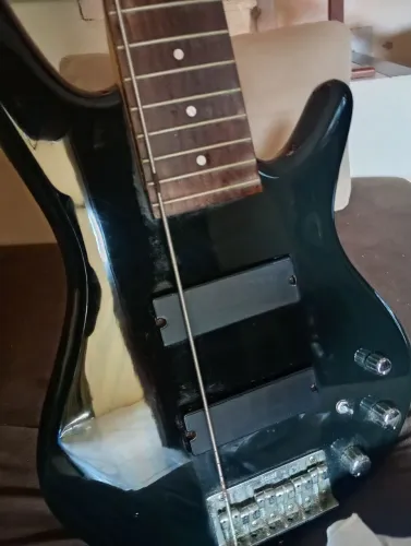 Baixo Ibanez Soundgear 6 cordas - precisa de reparos