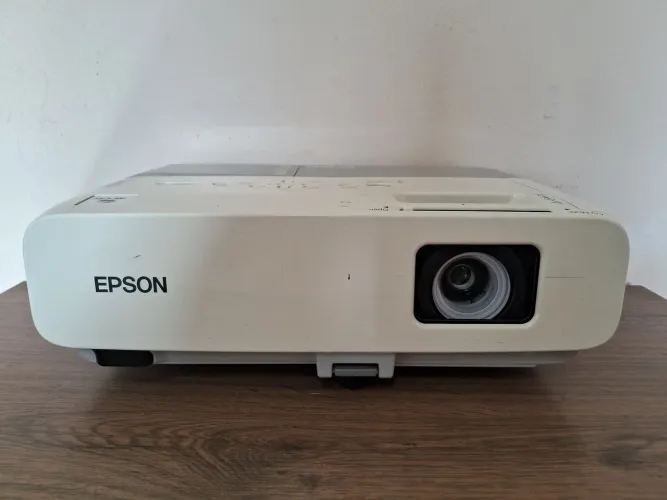 Projetor  Epson  824+