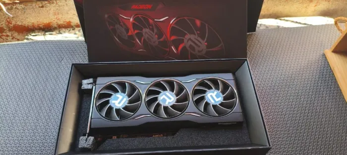 RX 6750 XT XFX founders(modelo referencia)