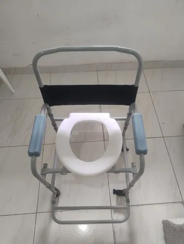 Cadeira De Banho!!!! Semi Nova E Bom Conservada!!!