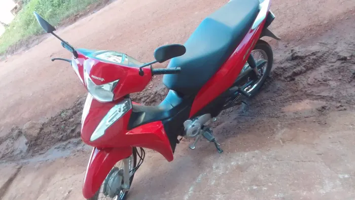 Moto biz 110/ 2022 vendo quitada ou passo .