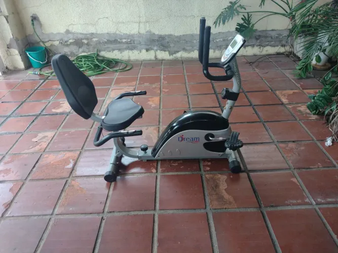 Vendo Bicicleta ergométrica horizontal recomendado para pessoas idosas