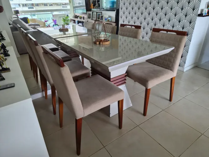 Mesa com 4 cadeiras