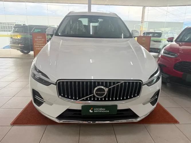 Volvo XC-60 T-8 Plus 2.0 AWD (híbrido) 2025
