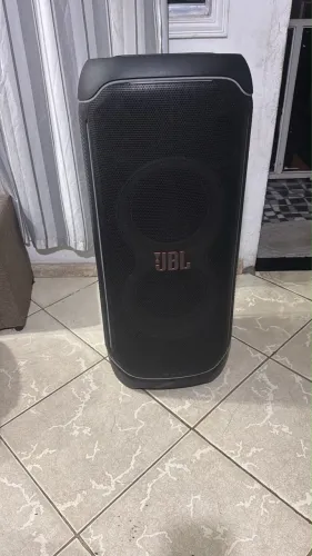 Vendo caixa de som JBL PARTYBOX ULTIMATE 1100w ES, Paguei 9.000 quero 5.000