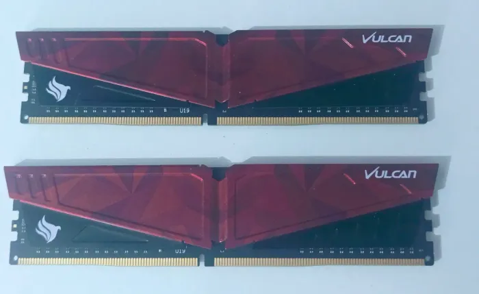 MEMÓRIA RAM VULCAN 16GB (2x8GB) DDR4 3000MHz CL16