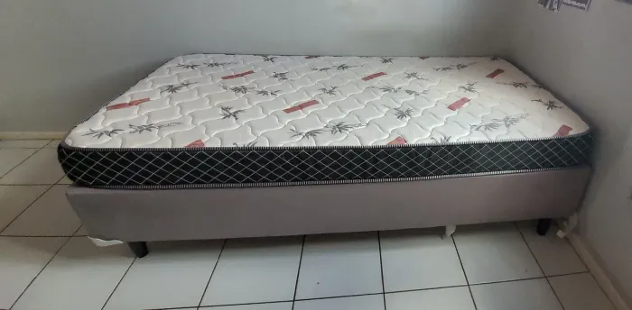 CAMA PLUMATE SIMPLES COM COLCHÃO.