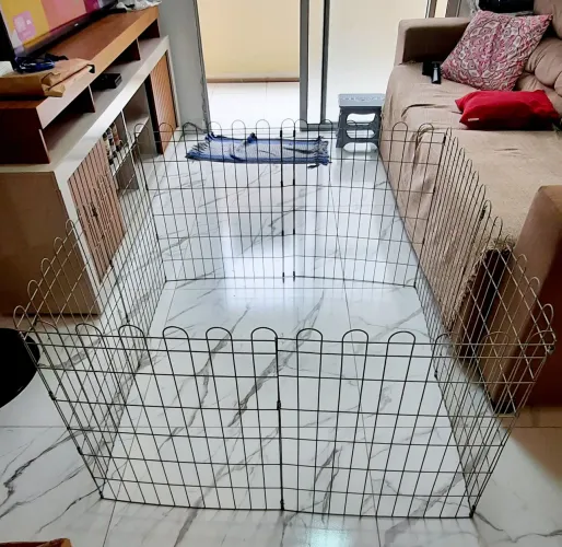 Vendo esse cercadinho dobrável de 1 metro por 1 metro 