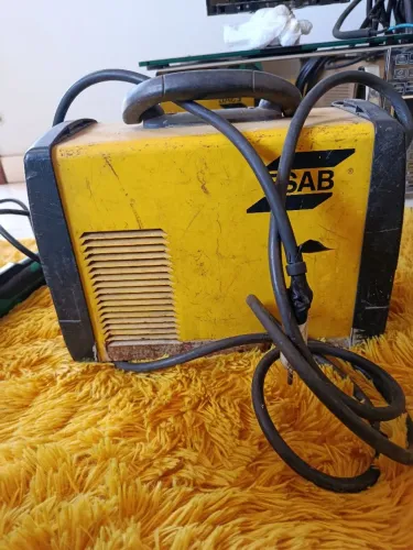 Máquina de solda esab tig 200 amperes 