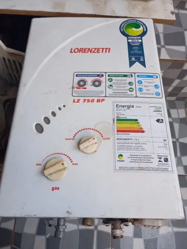 Aquecedor a gás com 1 ano de uso 