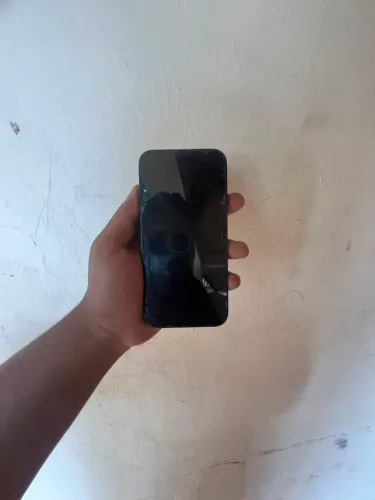iPhone 12 impecável