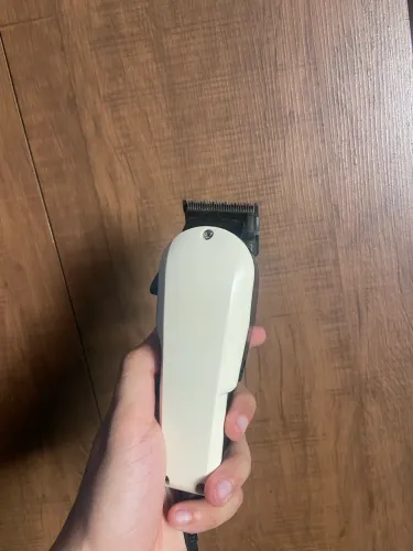 MÁQUINA DE CORTAR CABELO PROFISSIONAL