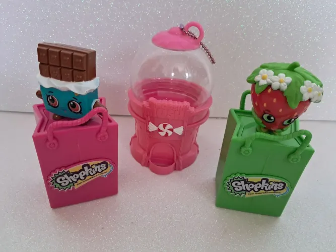 Lote Miniaturas colecionáveis Shopkins 12cm + Smooshy mushy 13cm