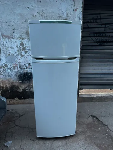 Vendo essa geladeira cônsul duplex 320 litros gelando muito