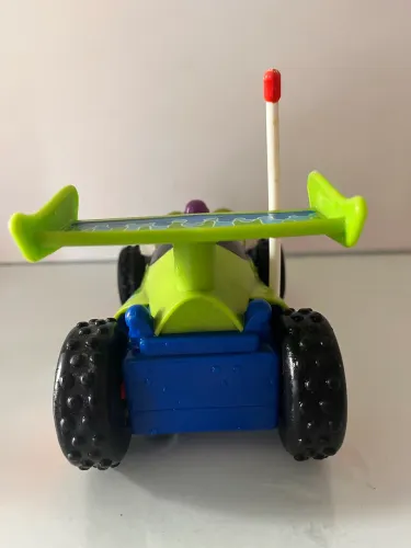 Boneco buzz lightyear + carrinho imaginext