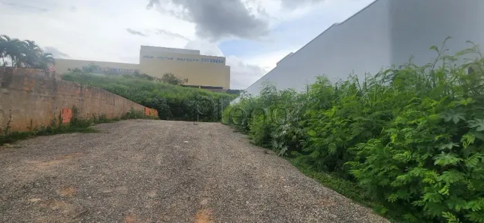 Terreno para alugar em Campinas, Parque Taquaral, com 484.63 m²
