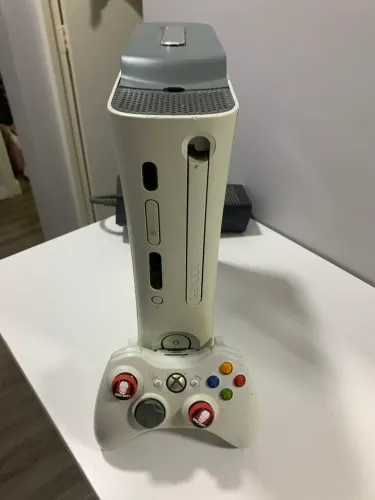 ? Xbox 360 FAT RGH - HD 500GB + 100+ JOGOS + CONTROLE ORIGINAL