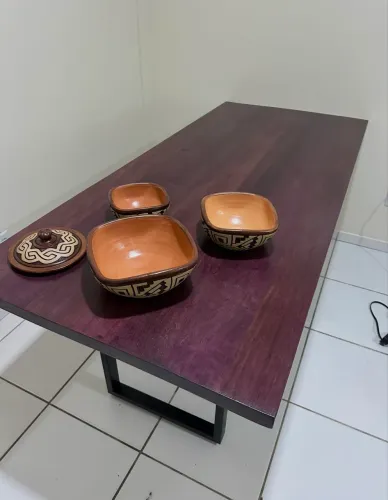 Mesa em madeira roxinho a pronta entrega 