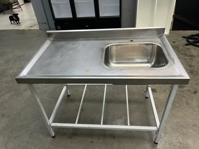 Vendo equipamentos para bar, lanchonete, restaurante 