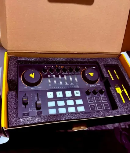 Interface de Áudio/Mesa de som MAONOCASTER E2