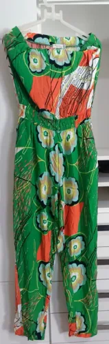 URGENTE - Macacão feminino estampado 