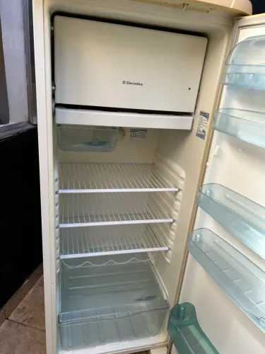 Geladeira Electrolux RE32 - Funcionando perfeitamente